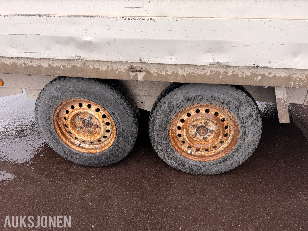 2010 Henra K3,27 TIPPHENGER med 1800kg nyttelast