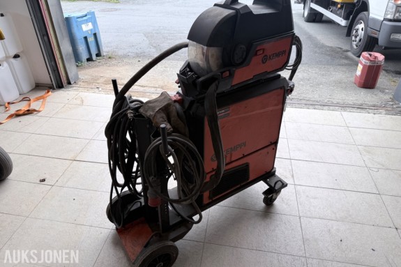 Kemppi X5 FastMig / X5 Power Source 500 sveiseapparat med tralle og kabler