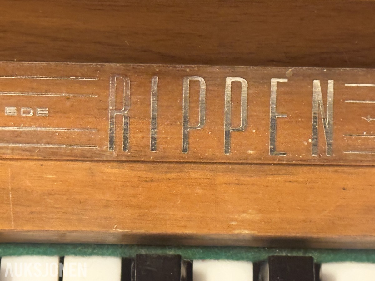 Rippen Piano