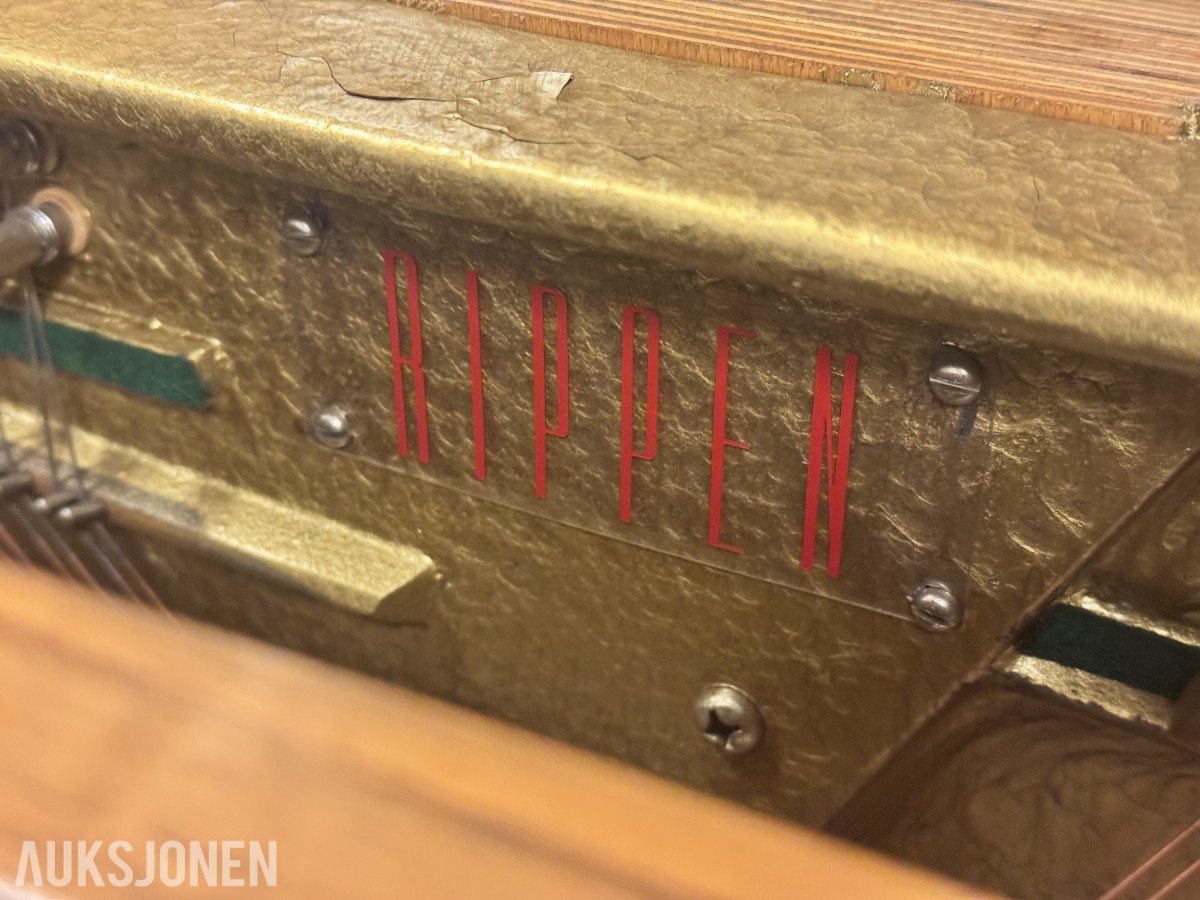 Rippen Piano