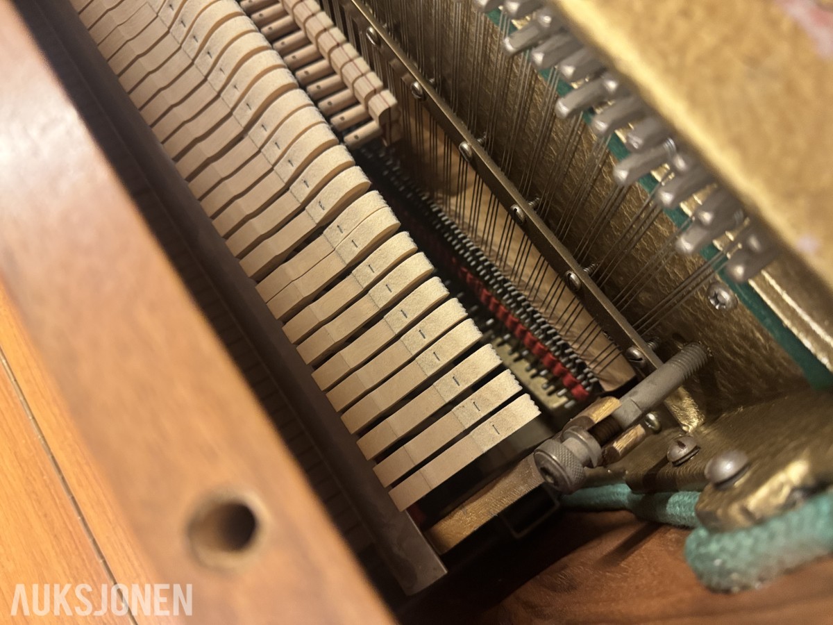 Rippen Piano