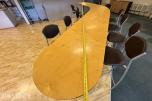 Komplett bar-sett — kurvet industri-barbord + 11 stk barstoler