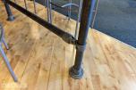 Komplett bar-sett — kurvet industri-barbord + 11 stk barstoler