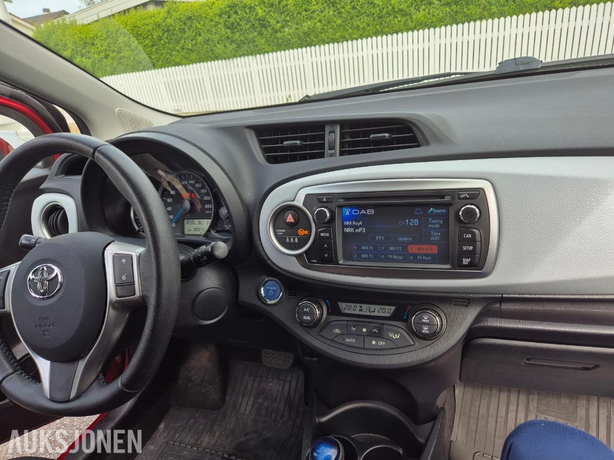 2014 Toyota Yaris 1.5, 84150km, Automat, Ryggekamera, EU OK til 06.2028