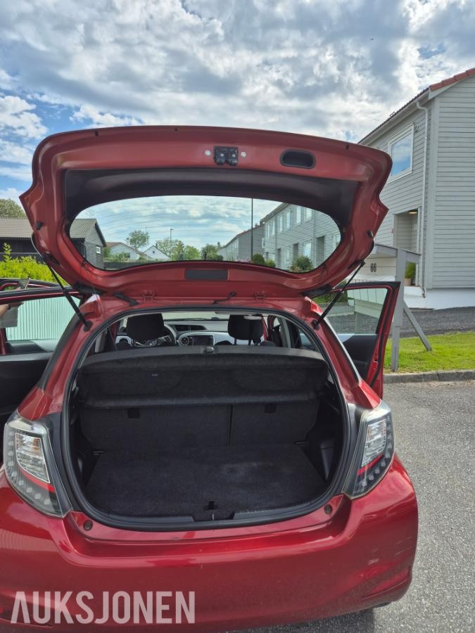 2014 Toyota Yaris 1.5, 84150km, Automat, Ryggekamera, EU OK til 06.2028