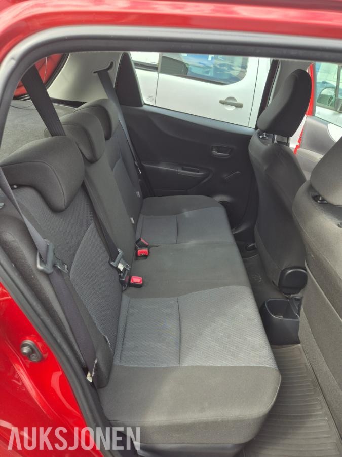 2014 Toyota Yaris 1.5, 84150km, Automat, Ryggekamera, EU OK til 06.2028