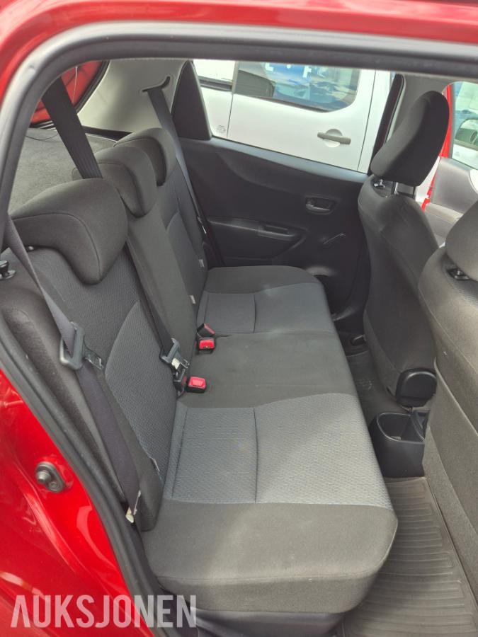 2014 Toyota Yaris 1.5, 84150km, Automat, Ryggekamera, EU OK til 06.2028
