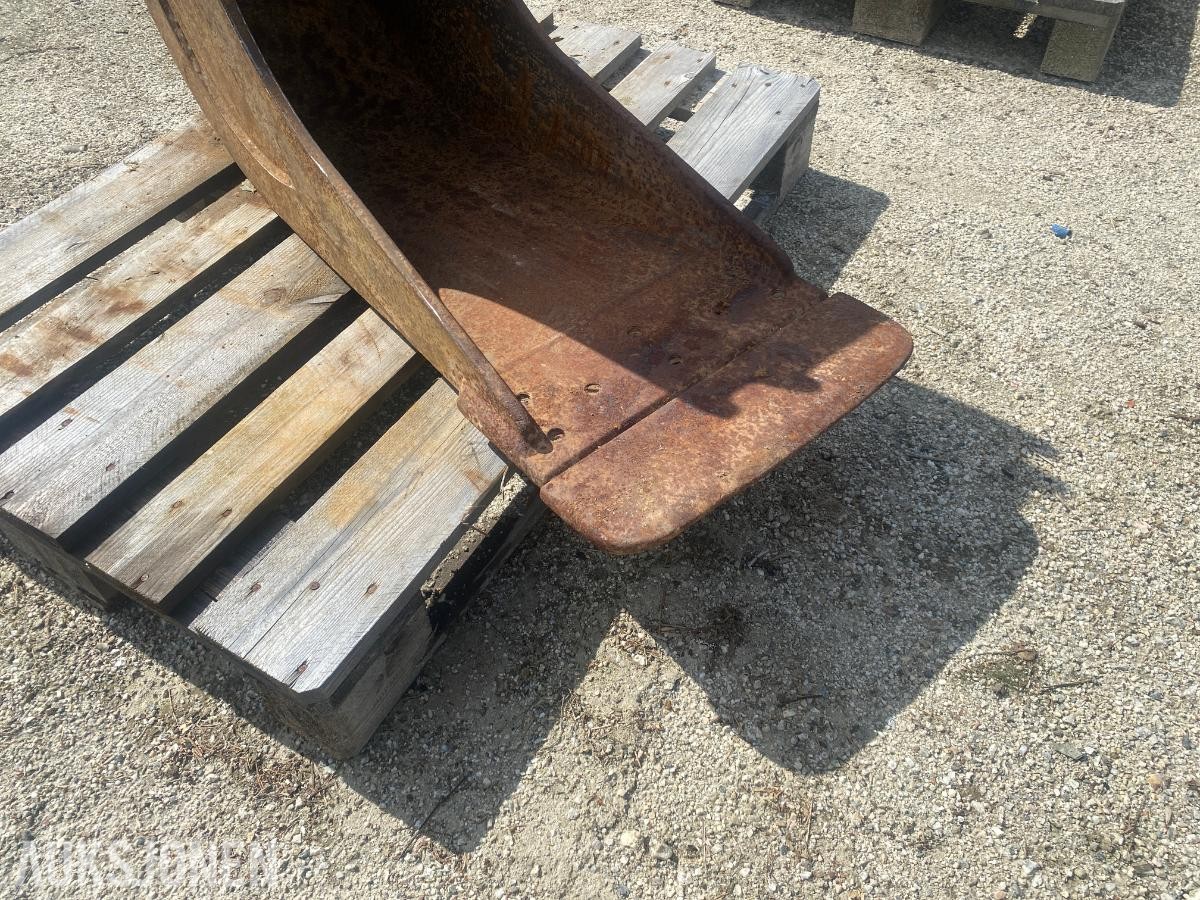 BM smalskuff 40 cm med S40-feste – Kverneland tenner