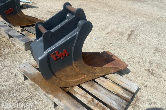 BM smalskuff 40 cm med S40-feste – Kverneland tenner