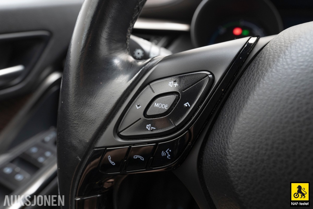 2017 Toyota C-HR SUPREME KAMERA ADAPTIV CRUISE DELSKINN EN EIER