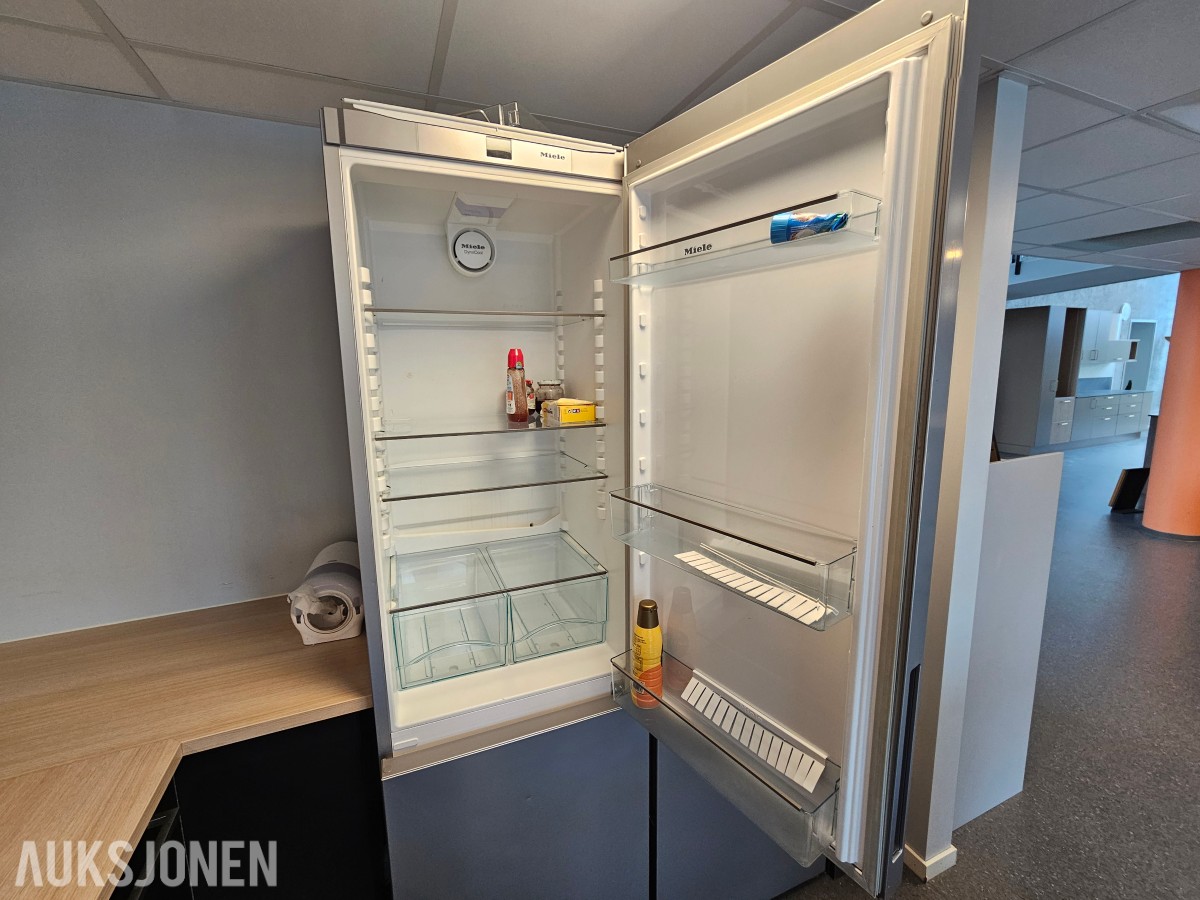 1 stk Miele KFN 29032 D edo kjøleskap m/frys