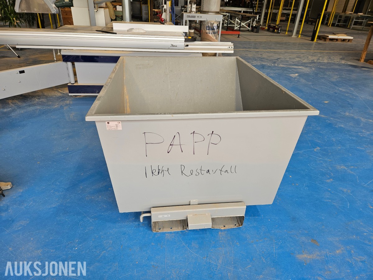 2018 AJ tippcontainer 900L