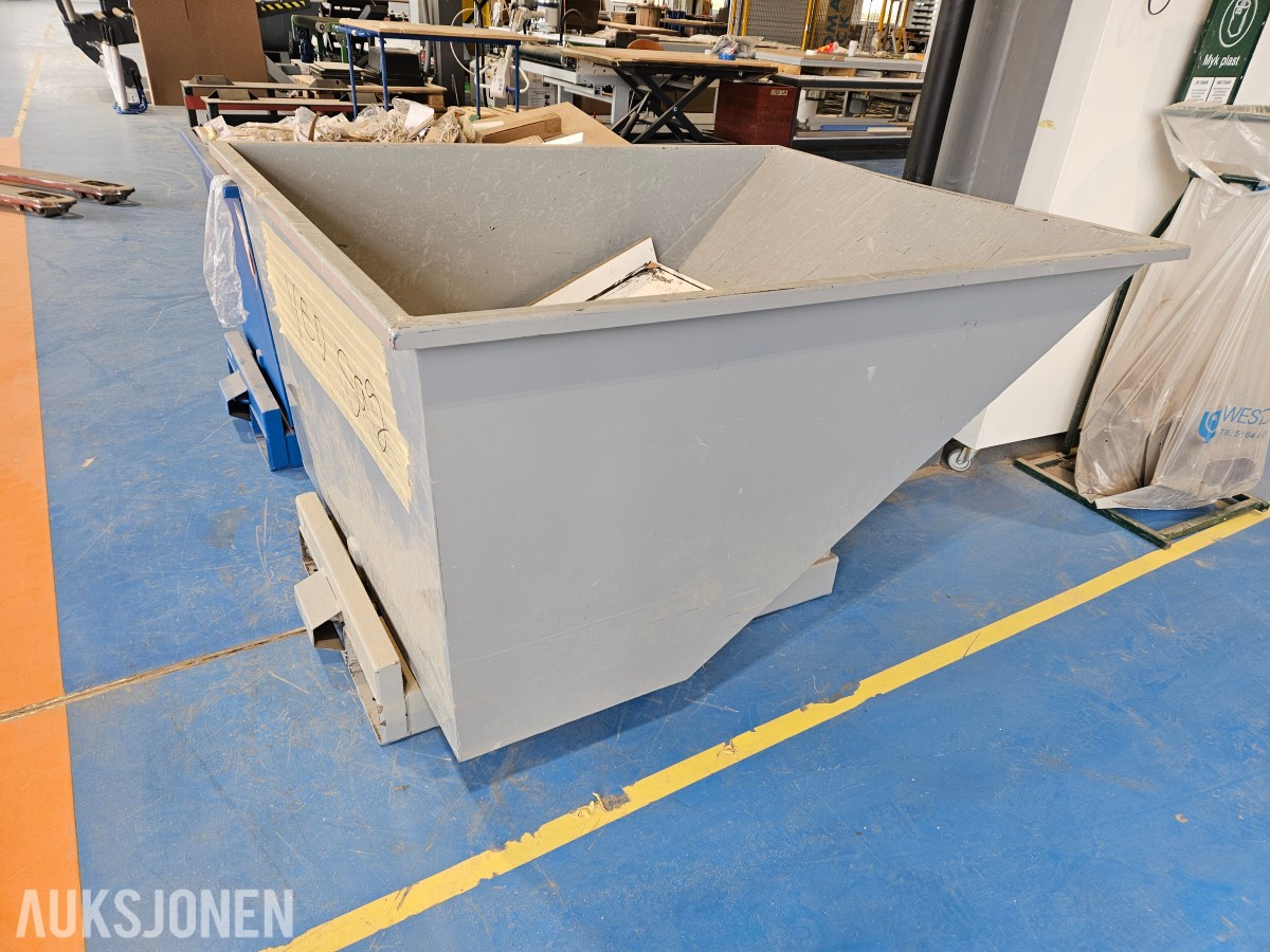 AJ tippcontainer 900L