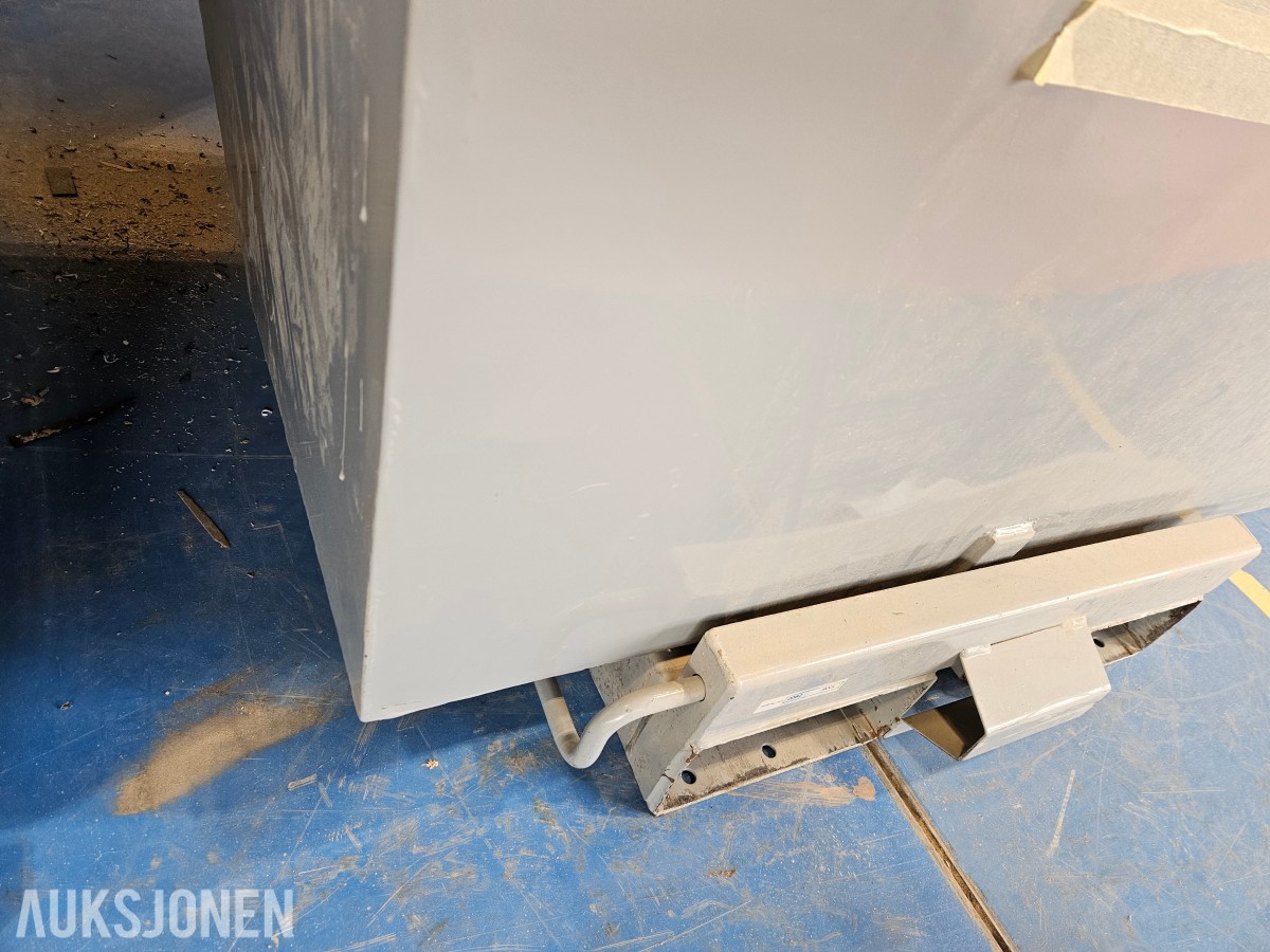 AJ tippcontainer 900L