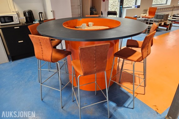 Rundt barbord/ståbord 183,5 cm - Med barkrakker i oransje tekstil