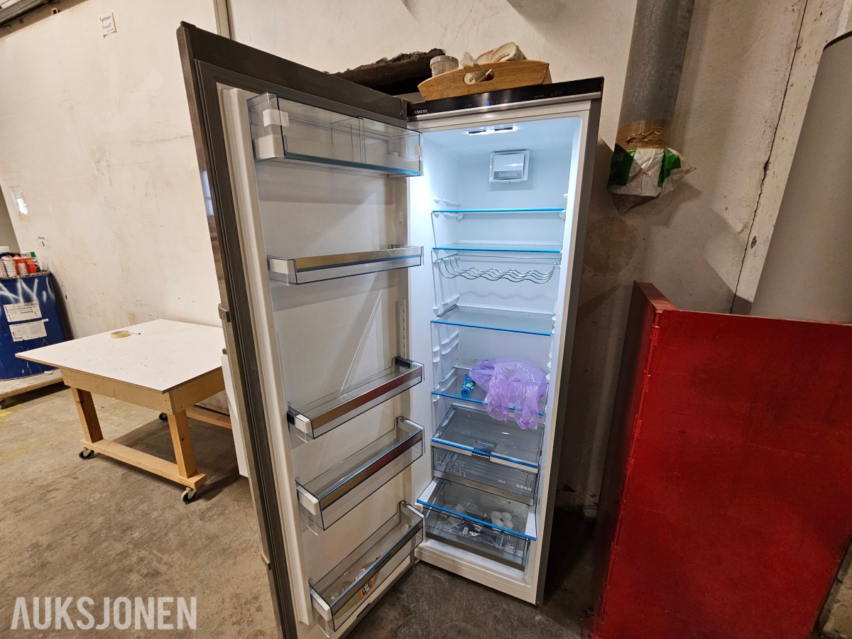 Siemens KS36VAIEP/01 kjøleskap og elvita mikrobølgeovn