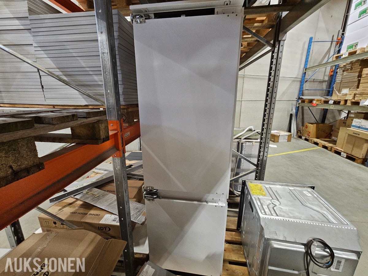 Smeg innbygd kombiskap C8174DN2E