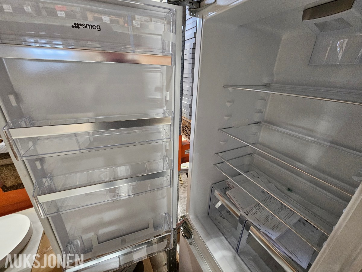 Smeg innbygd kombiskap C8174DN2E