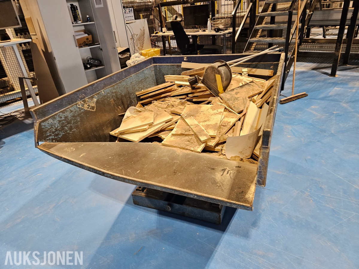 Tippcontainer med gaffellommer