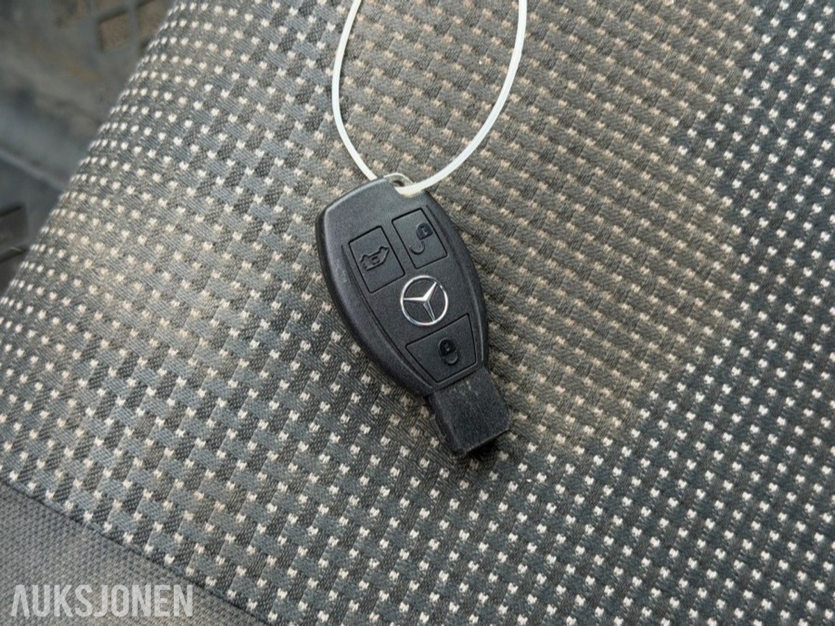 2011 Mercedes-Benz Sprinter, N2 Lastebil, manuell, 248 332 km