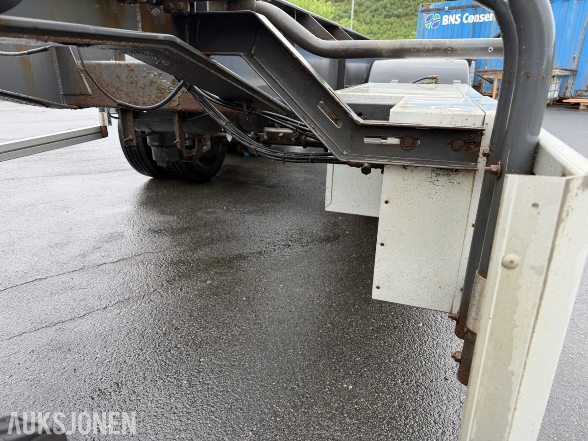 2010 NTM 3-akslet containerhenger - Brukt av kjøreskole