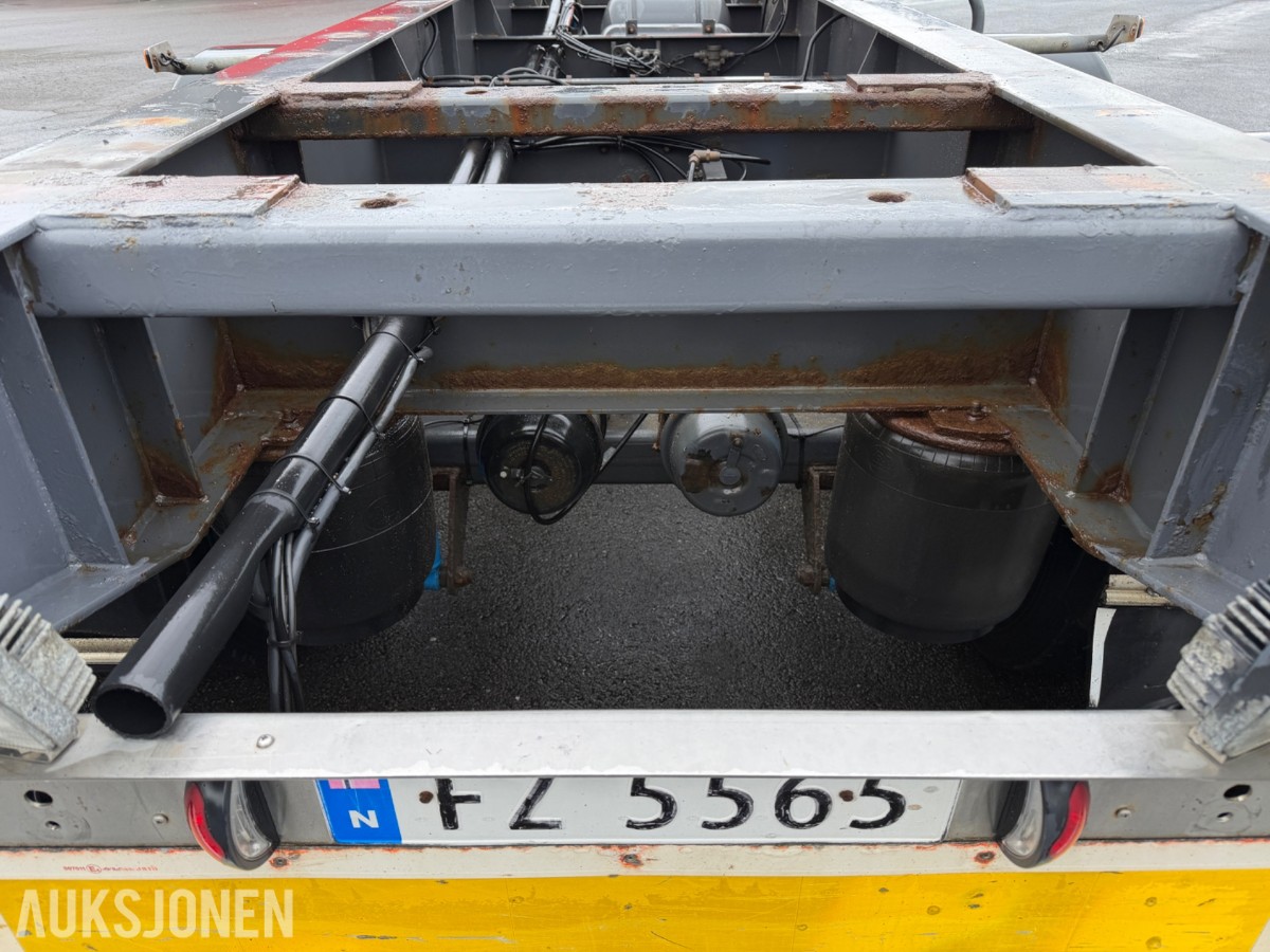 2010 NTM 3-akslet containerhenger - Brukt av kjøreskole