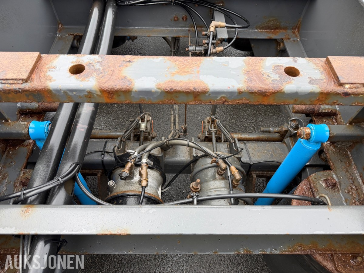 2010 NTM 3-akslet containerhenger - Brukt av kjøreskole