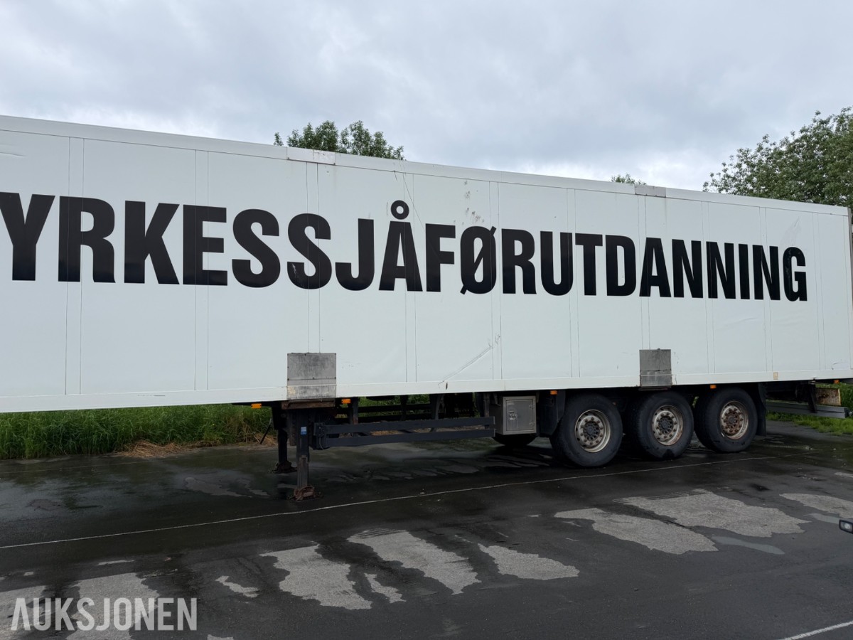 2006 Schmitz Cargobull frysetralle - brukt av kjøreskole