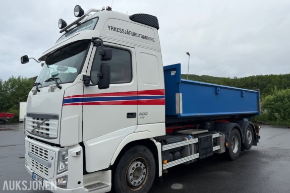 2012 Volvo FH 500 6x2 Krokbil med Hiab 21T Hooklift og kasse - Godkjent sjåførskolebil