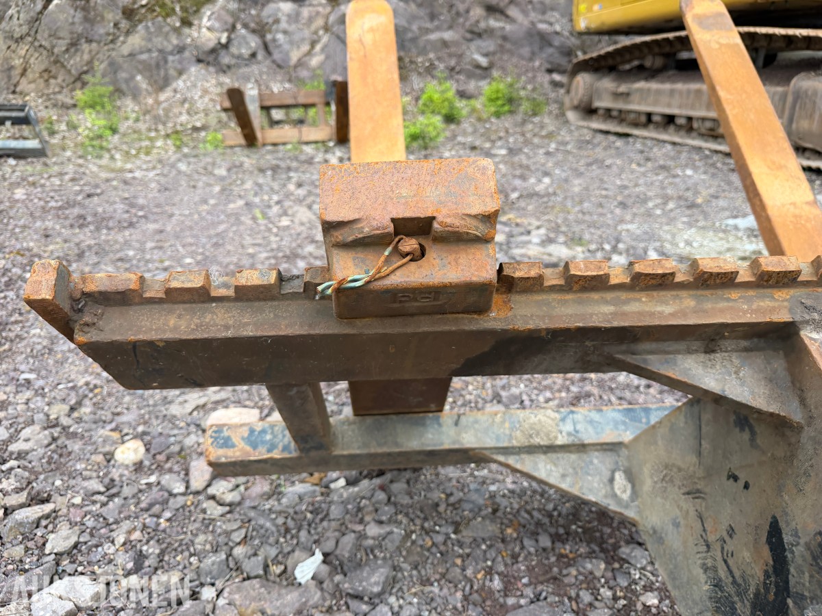 Sleveland Pallegafler S60