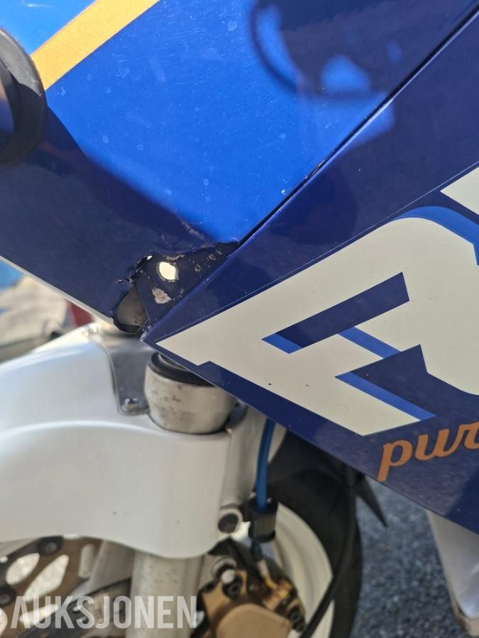 1987 Yamaha FZR 1000