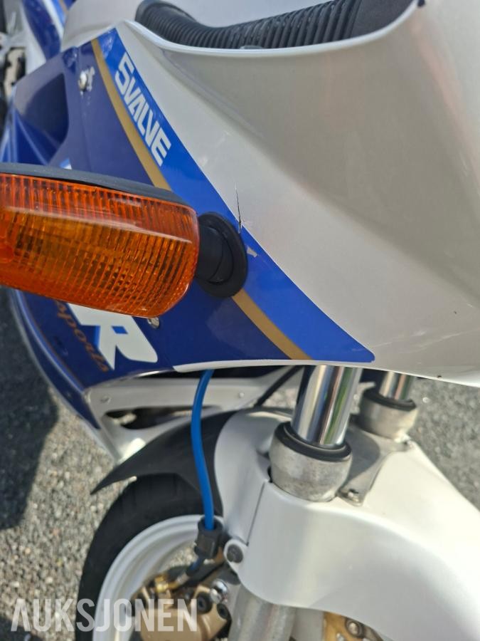 1987 Yamaha FZR 1000