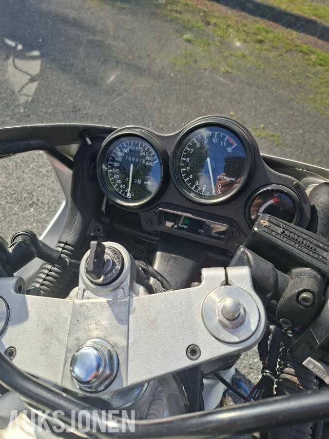 1987 Yamaha FZR 1000