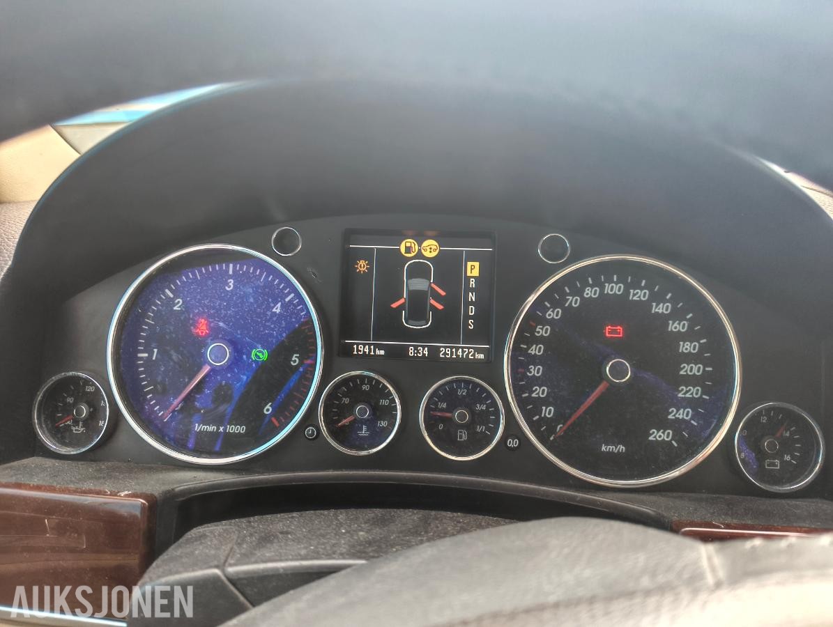 2005 Volkswagen Touareg 2.5 174hk 4MOTION Reparasjonsobjekt