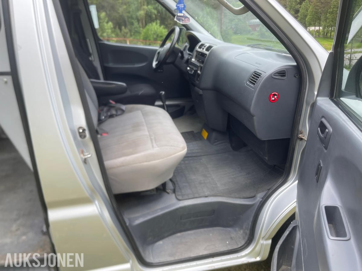 2008 Toyota HiAce 2.5 Diesel 117hk 4WD, Hengerfeste S+V DEKK