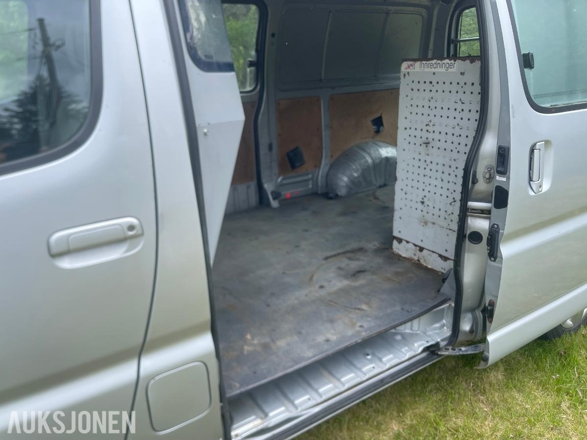 2008 Toyota HiAce 2.5 Diesel 117hk 4WD, Hengerfeste S+V DEKK
