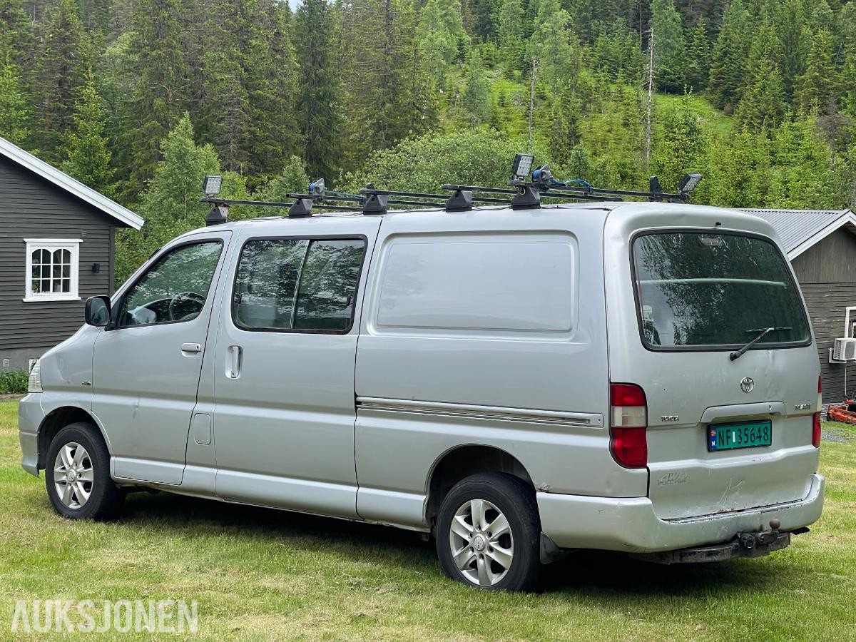 2008 Toyota HiAce 2.5 Diesel 117hk 4WD, Hengerfeste S+V DEKK