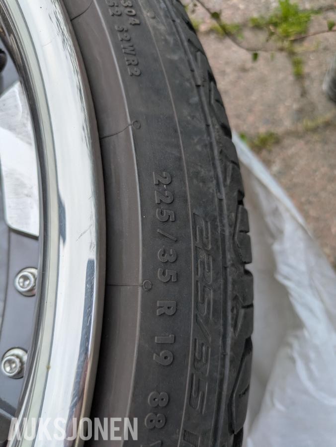 2026 Vertine felger, 19'' med Minerva dekk 225/35/19