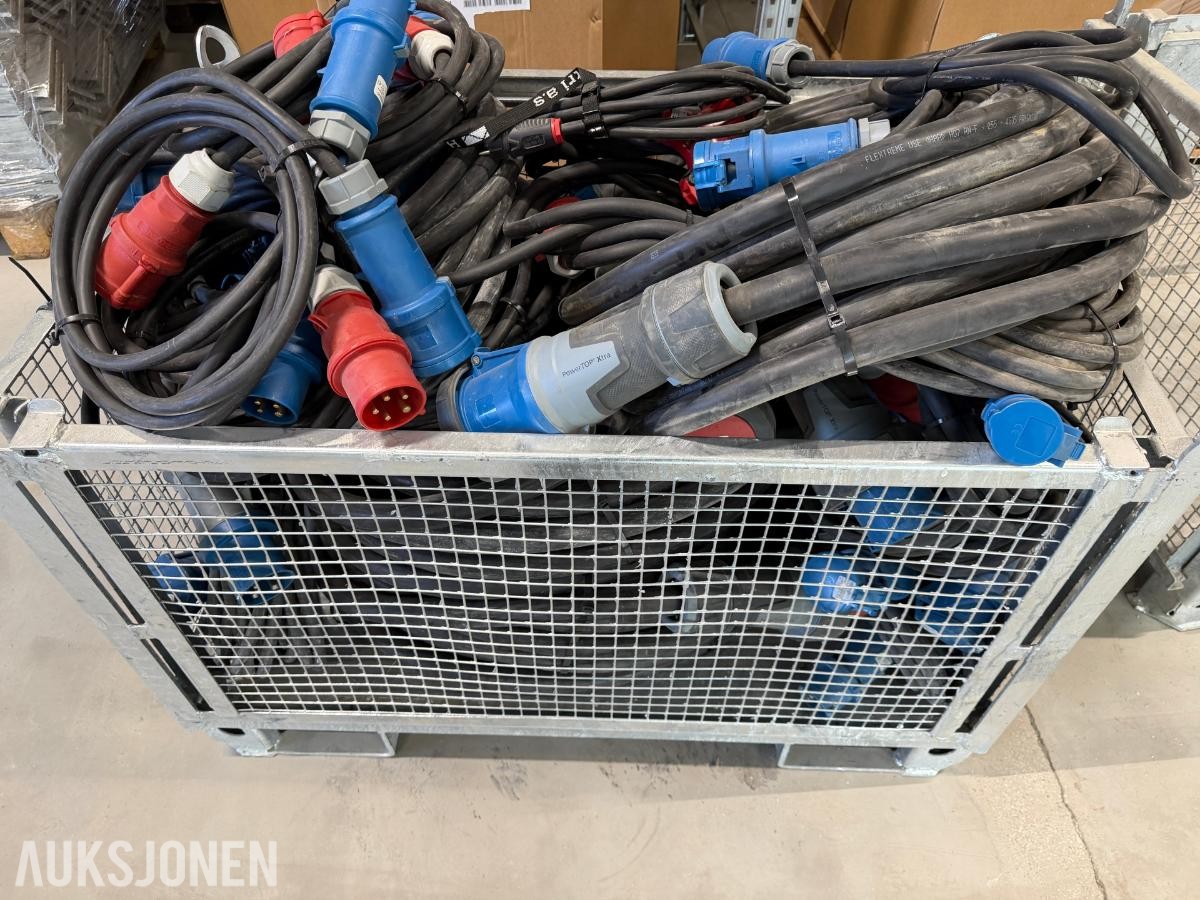 Industrikabler med CEE-kontakter - diverse lengder og dimensjoner