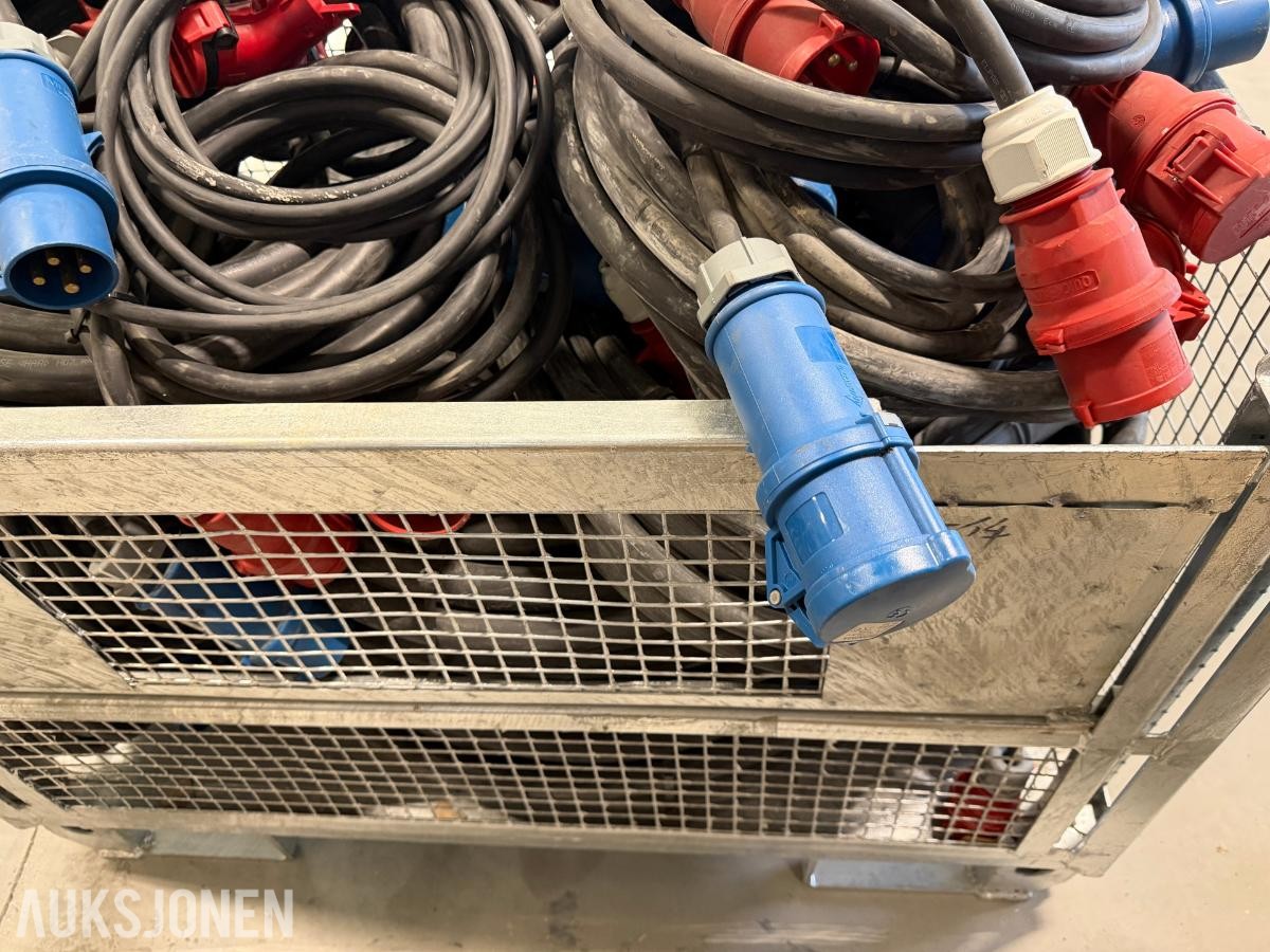 Industrikabler med CEE-kontakter - diverse lengder og dimensjoner