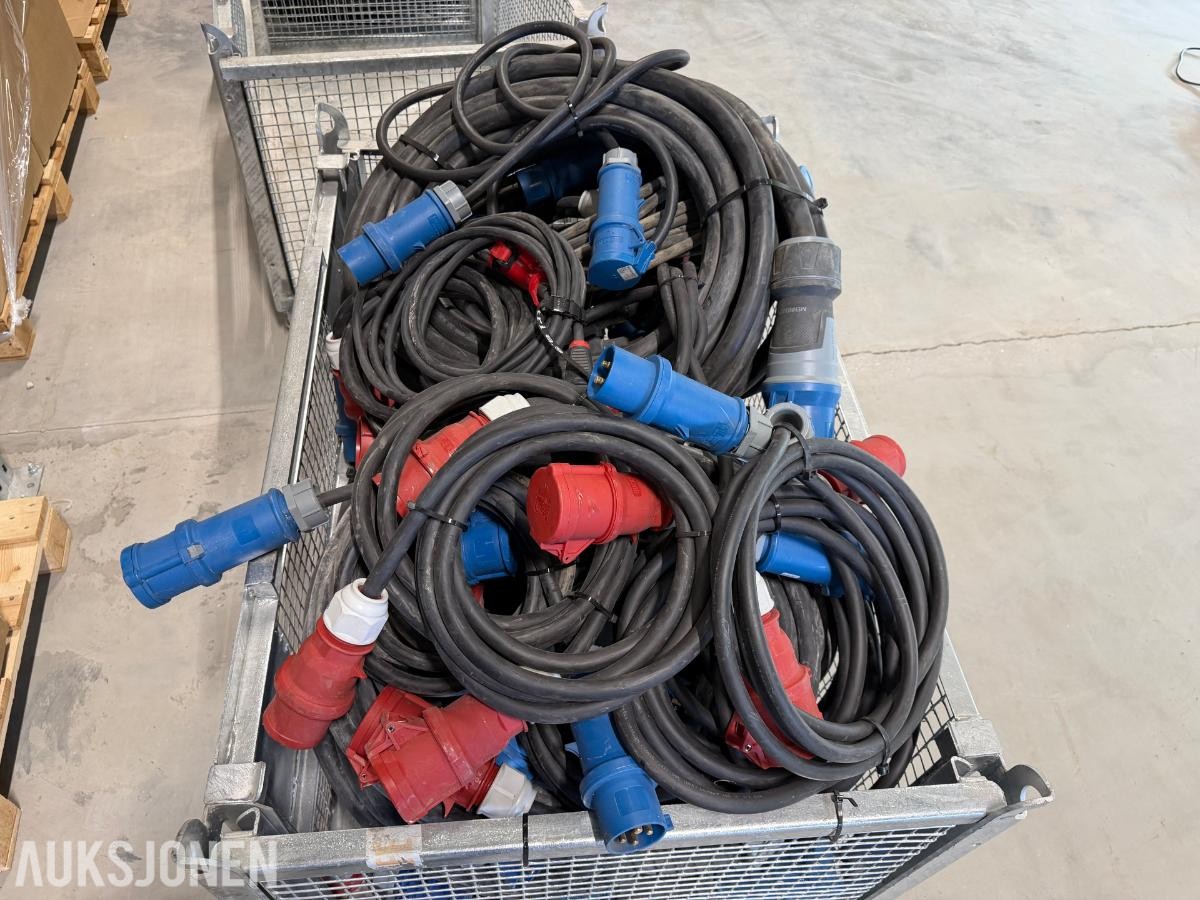 Industrikabler med CEE-kontakter - diverse lengder og dimensjoner