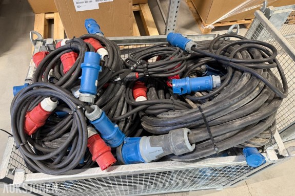 Industrikabler med CEE-kontakter - diverse lengder og dimensjoner