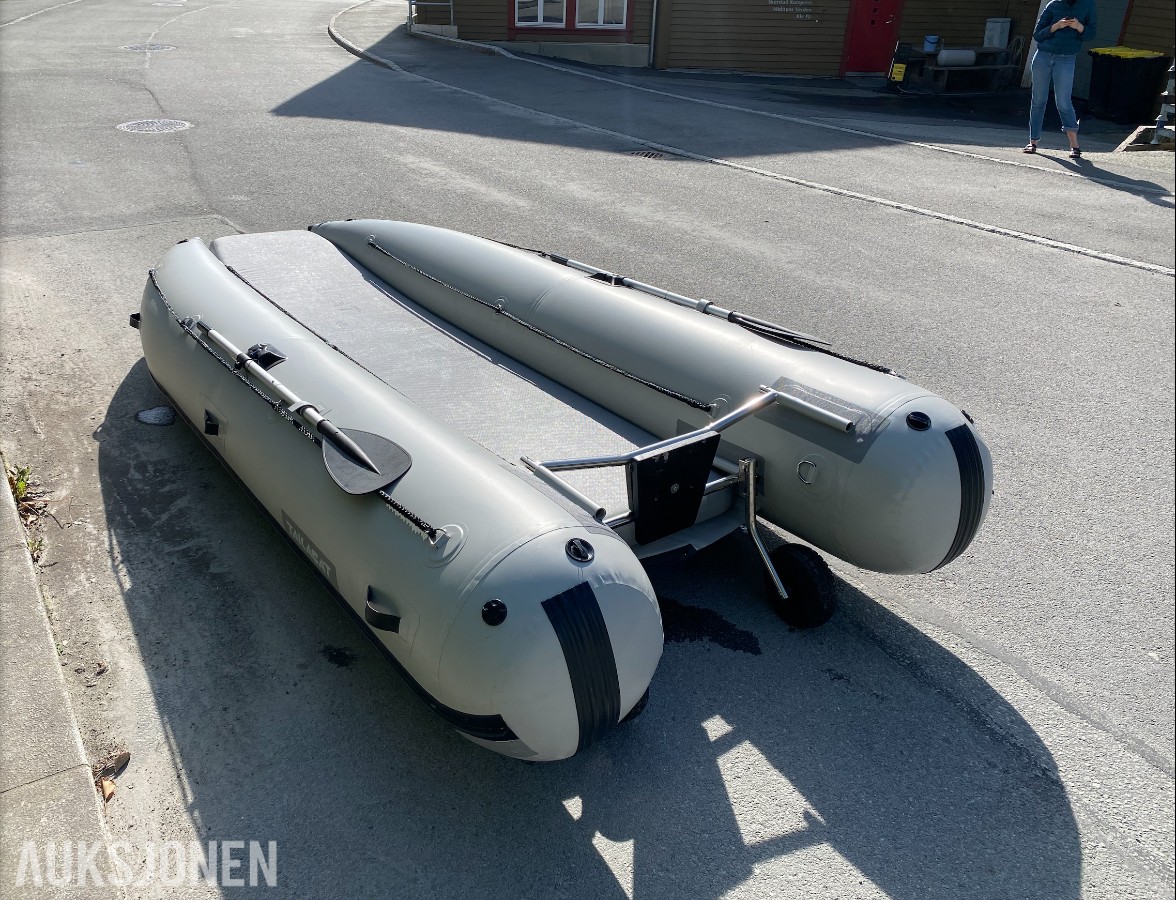 Takacat 420LX Ekspedisjons katamaran