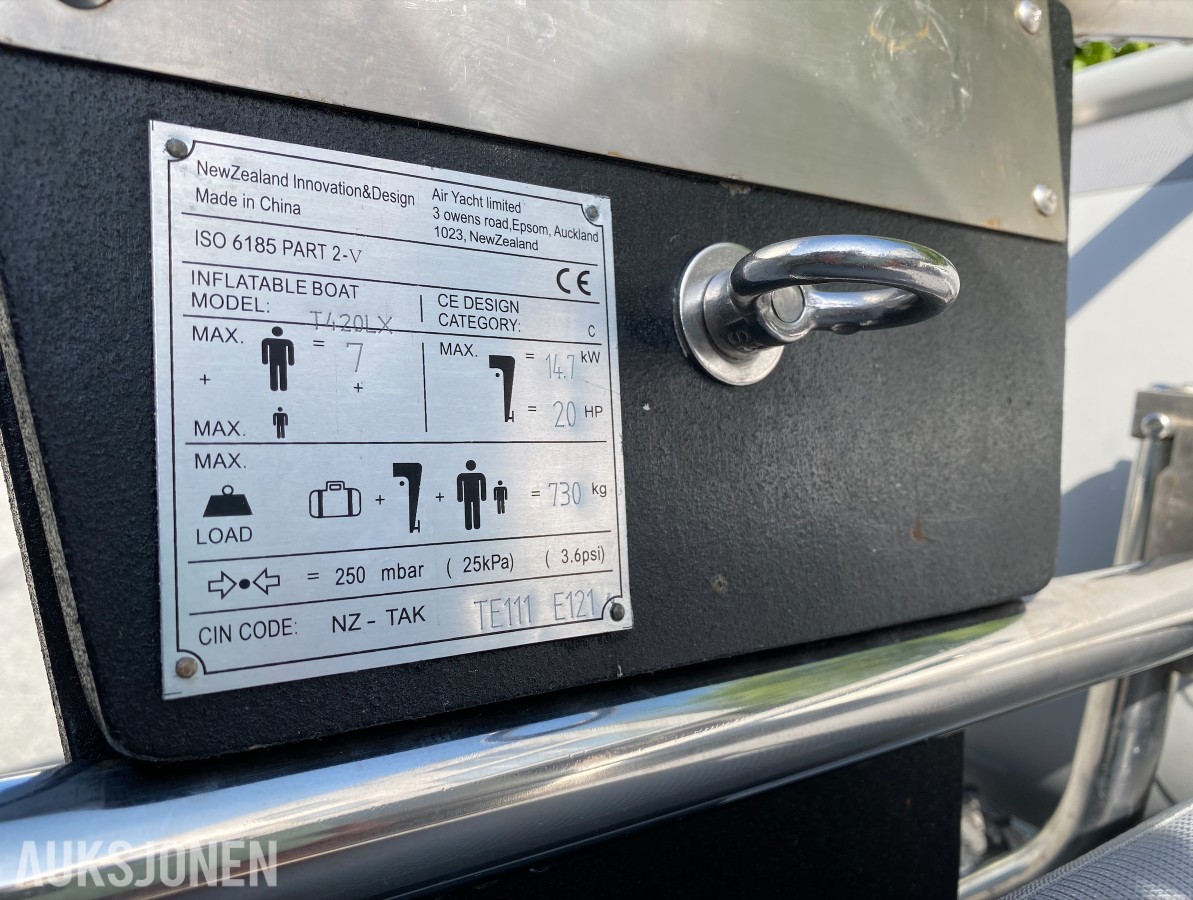 Takacat 420LX Ekspedisjons katamaran