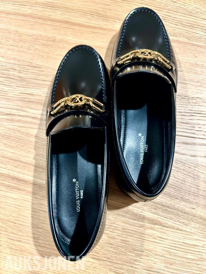 TOLLAUKSJON: Louis Vuitton "Chess Flat Loafer" damesko