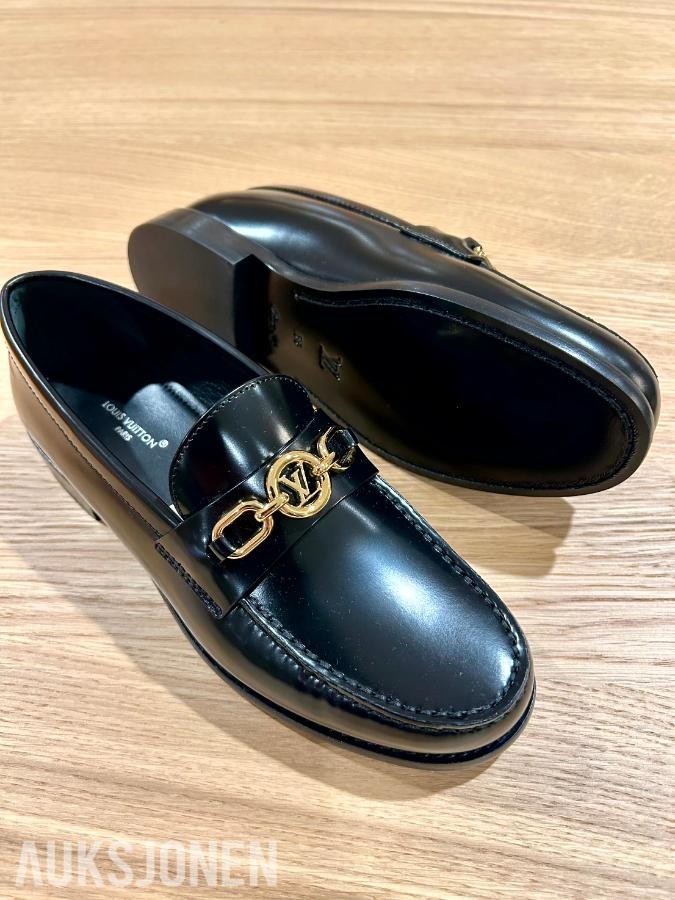 TOLLAUKSJON: Louis Vuitton "Chess Flat Loafer" damesko