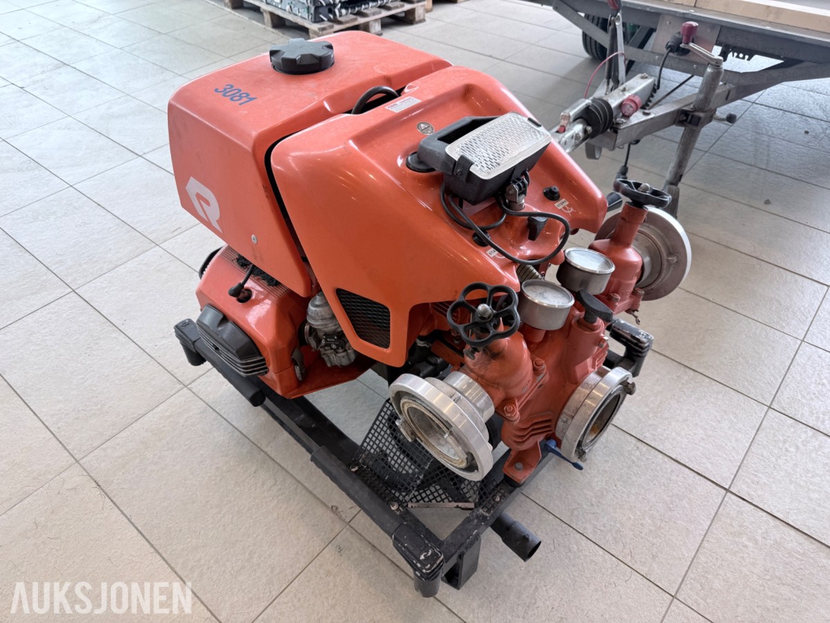1996 Rosenbaur vannpumpe med BMW motor.