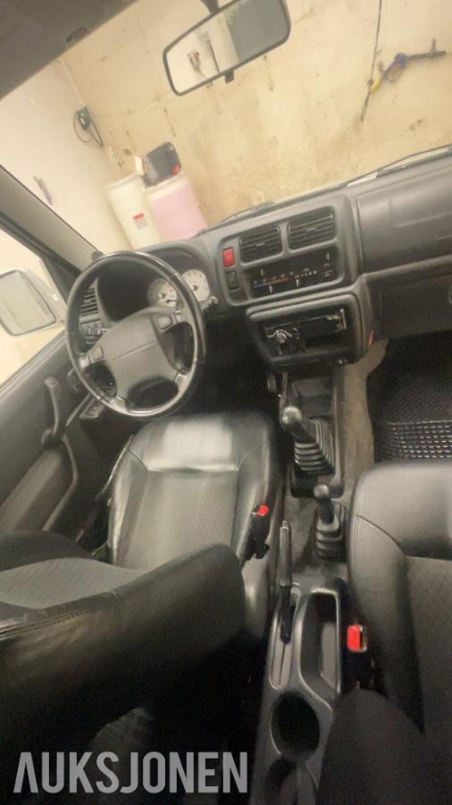 2004 Suzuki Jimny 1.3 82hk 4X4 Reparasjonsobjekt Takstativ