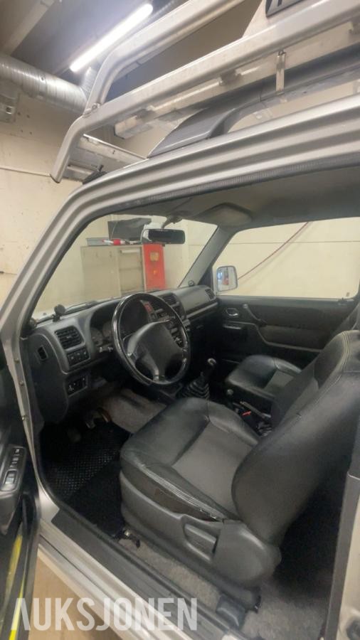 2004 Suzuki Jimny 1.3 82hk 4X4 Reparasjonsobjekt Takstativ