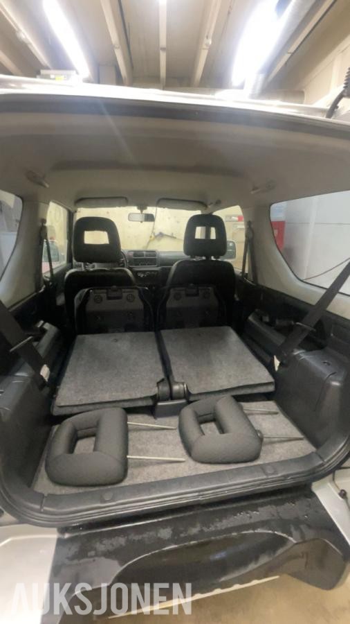 2004 Suzuki Jimny 1.3 82hk 4X4 Reparasjonsobjekt Takstativ